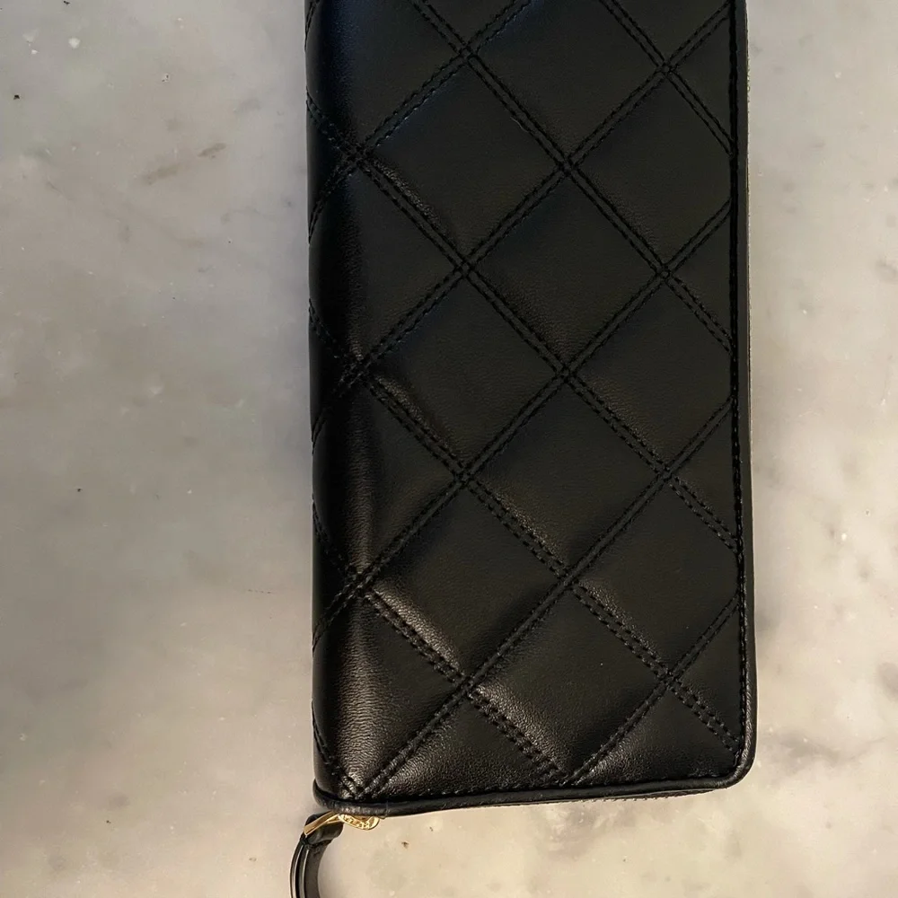 Tory Burch Black Quilted Wallet - Picture 3 of 7